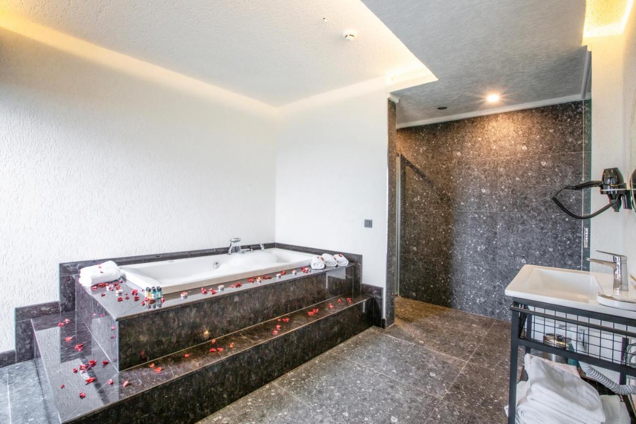 Nehir Otel Pelitli  Eksteriør bilde